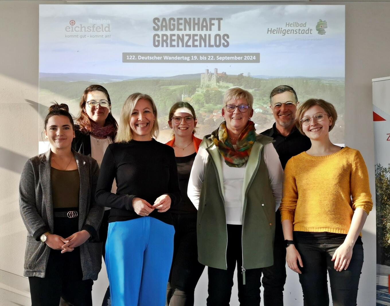 v.l.n.r. Sophie Kahlmeyer, Teresa Mumdey, Jeannette Löser, Herta Gerlach, Ute Morgenthal, Rüdiger Eckart, Sophia Lamprecht bei der Auftaktveranstaltung "Veranstaltungen für die Region" ©Claudia Nachtwey, Clanys Eichsfeldblog